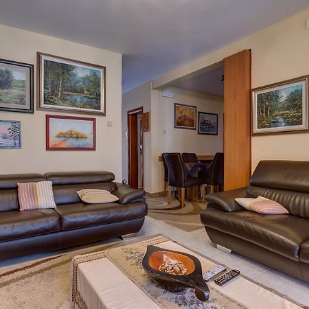 Apartments Varja Sveti Stefan Luaran gambar